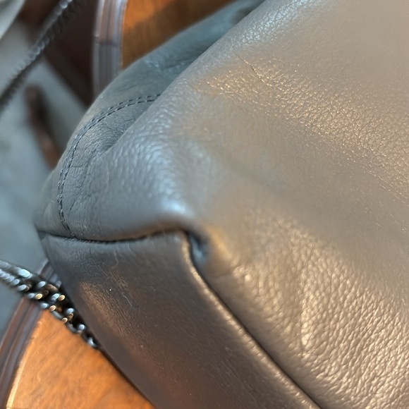 Elliot Lucca  business satchel shoulder  bag  2 padded compartments leather EUC - Picture 9 of 17